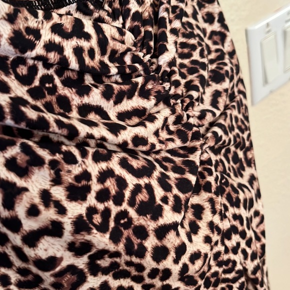 Zyia Leopard Scrunch Butt Leggings - Picture 3 of 5